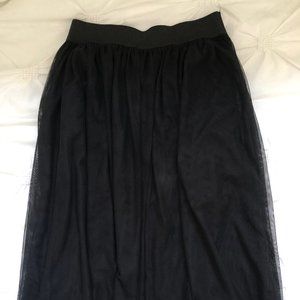 Womens full tulle black skirt (M)